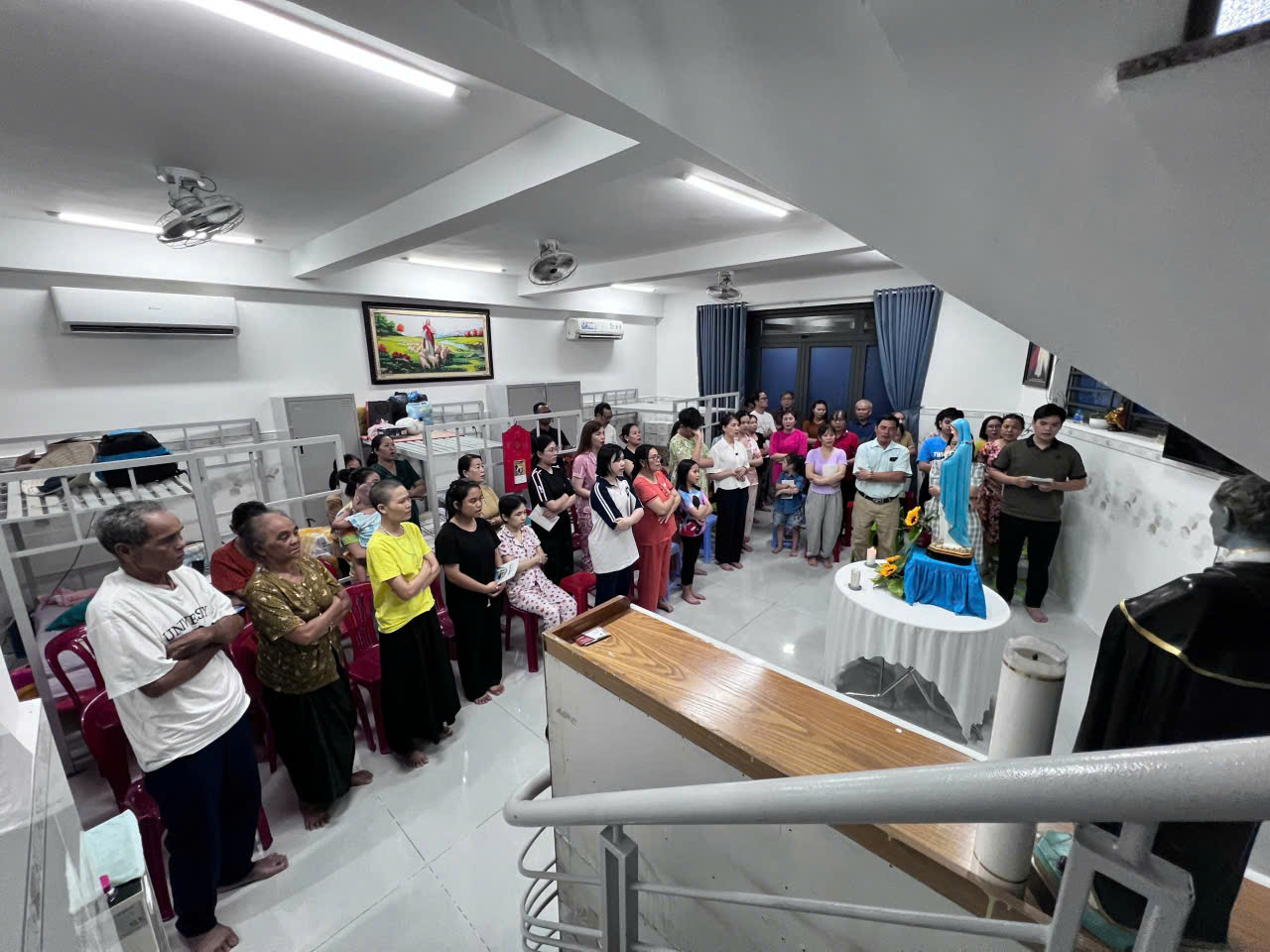NHÀ LƯU TRÚ HÀ ĐÔNG – THÁNG NĂM BÊN MẸ MARIA