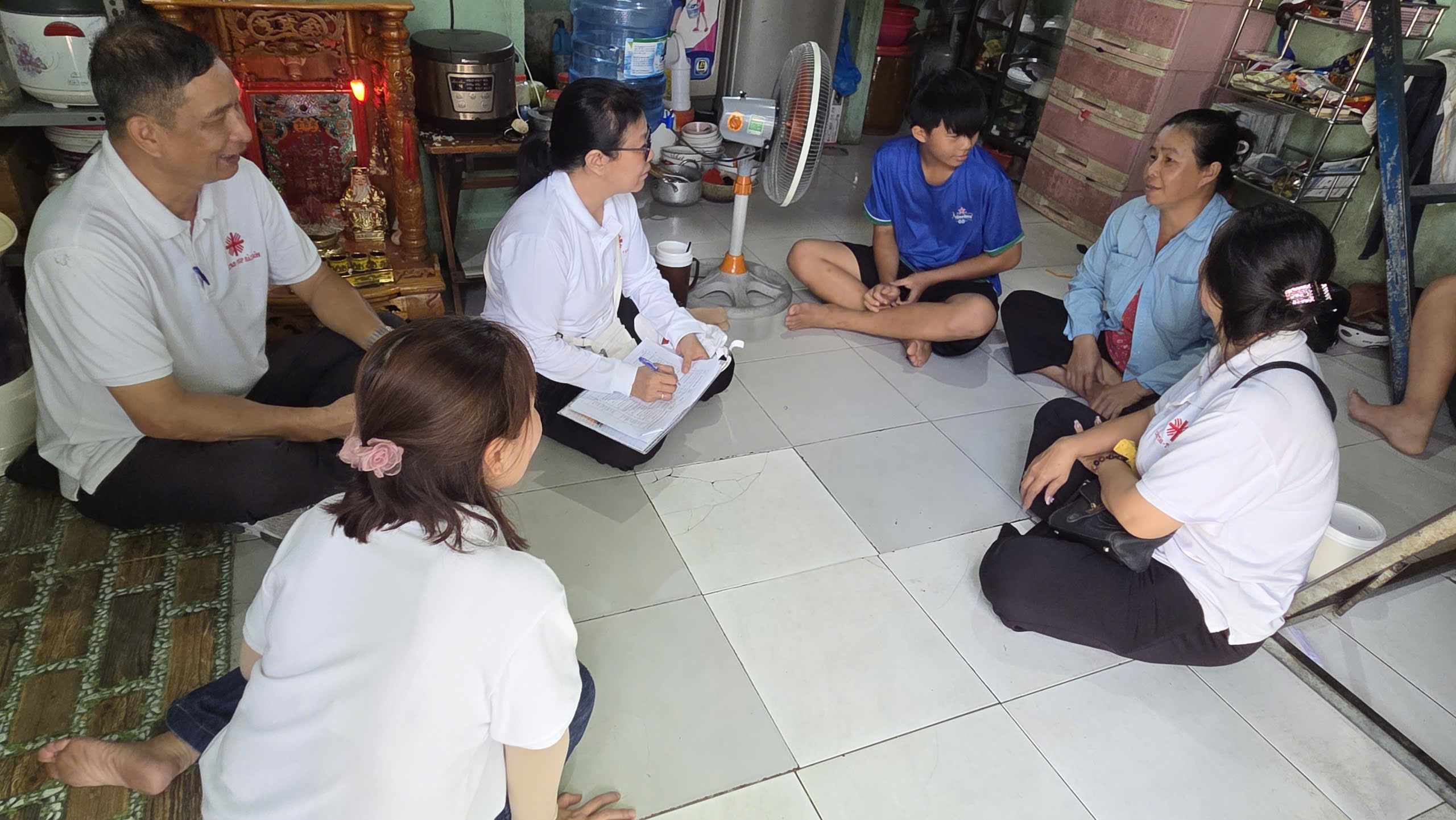 LẮNG NGHE NHỮNG MẢNH ĐỜI, GIEO MẦM HY VỌNG CHO HỌC SINH NGHÈO Ở GIÁO HẠT THỦ ĐỨC