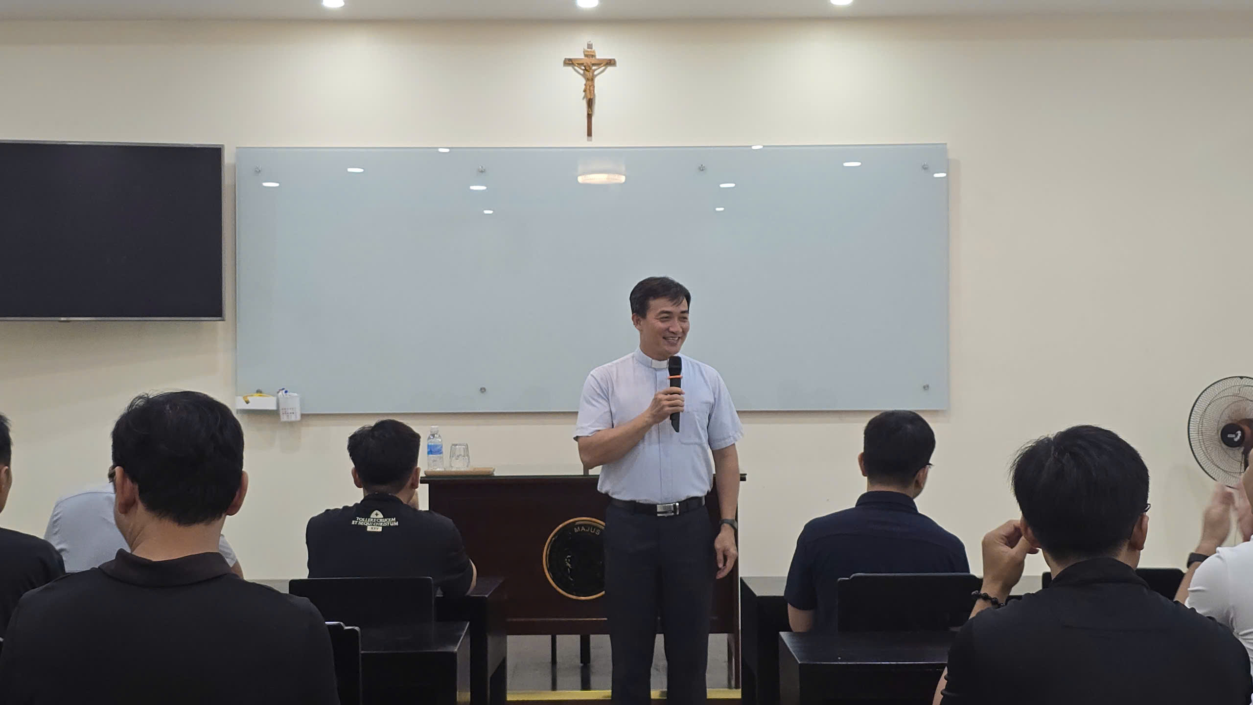 KHI TÌNH YÊU TRỞ THÀNH NHỊP CẦU CỦA NIỀM HY VỌNG